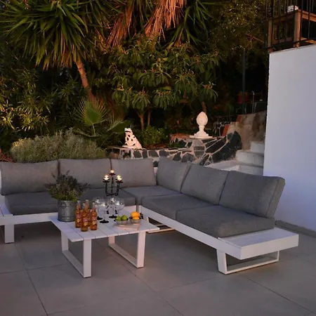 Colonial. Impressive Views Of The Sea. High Design. Renovated. Sitges