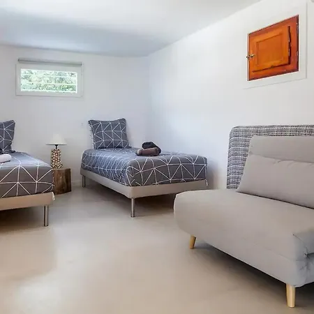 Colonial. Impressive Views Of The Sea. High Design. Renovated. Villa
