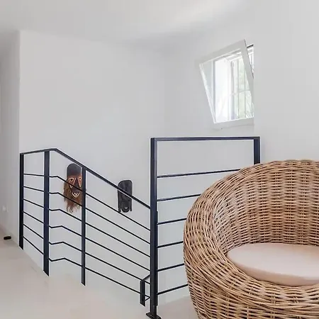 Villa Colonial. Impressive Views Of The Sea. High Design. Renovated. Sitges