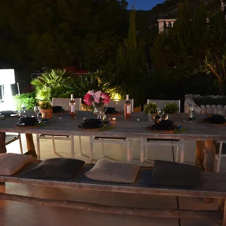 Colonial. Impressive Views Of The Sea. High Design. Renovated.